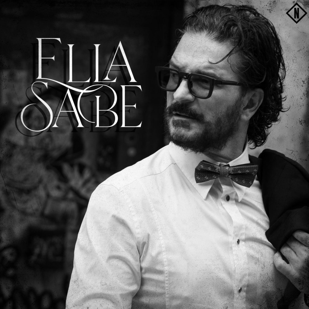 Ricardo Arjona 'Ella Sabe'.